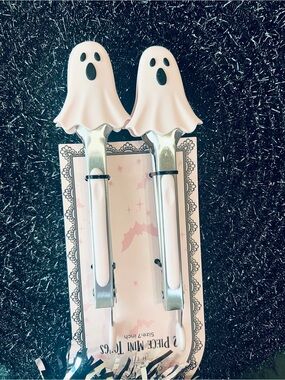 2 Ghost Pink Mini Tongs - Cute Halloween Snack Tongs Spooky Kitchen